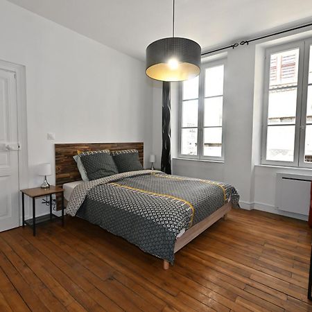 3 Appartements Premium Au Pied De La Cathedrale - Hypercentre Sens Bagian luar foto