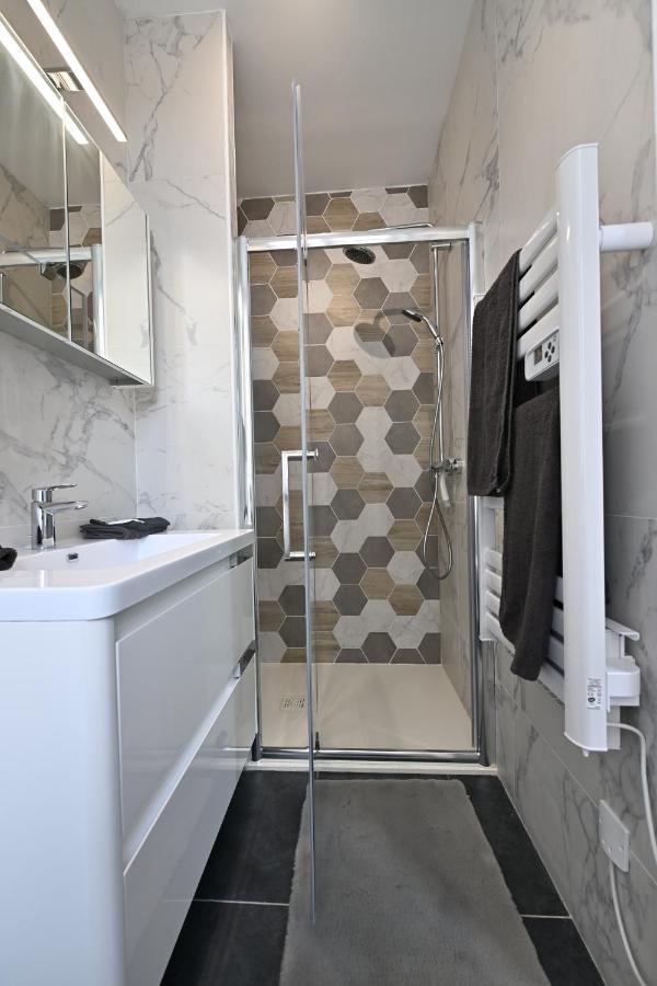 3 Appartements Premium Au Pied De La Cathedrale - Hypercentre Sens Bagian luar foto