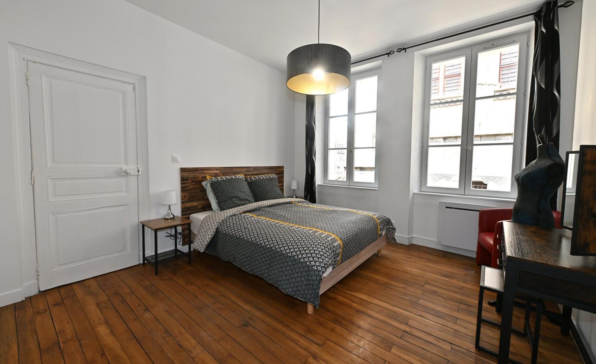 3 Appartements Premium Au Pied De La Cathedrale - Hypercentre Sens Bagian luar foto